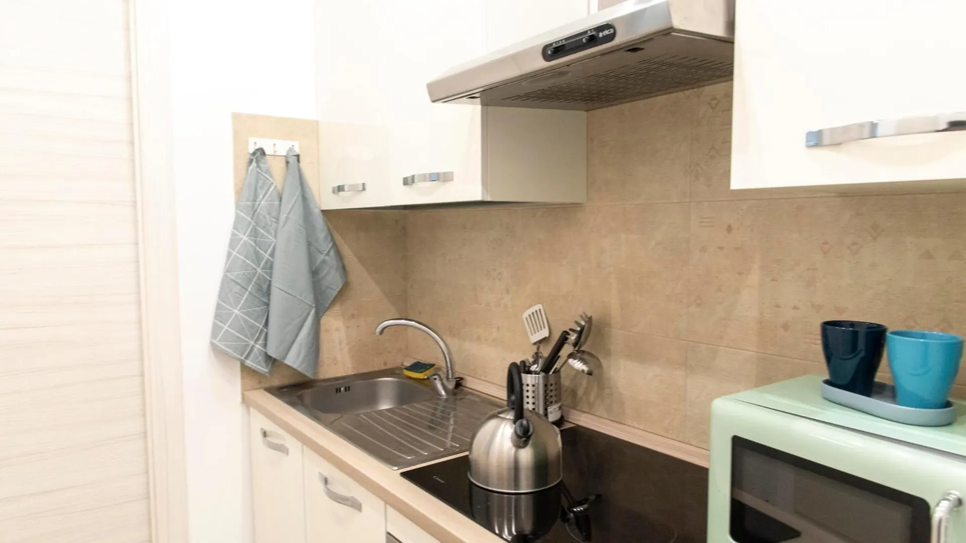 Kamchu Residence: Via Dei Laghi - Apt #R15 Ciampino