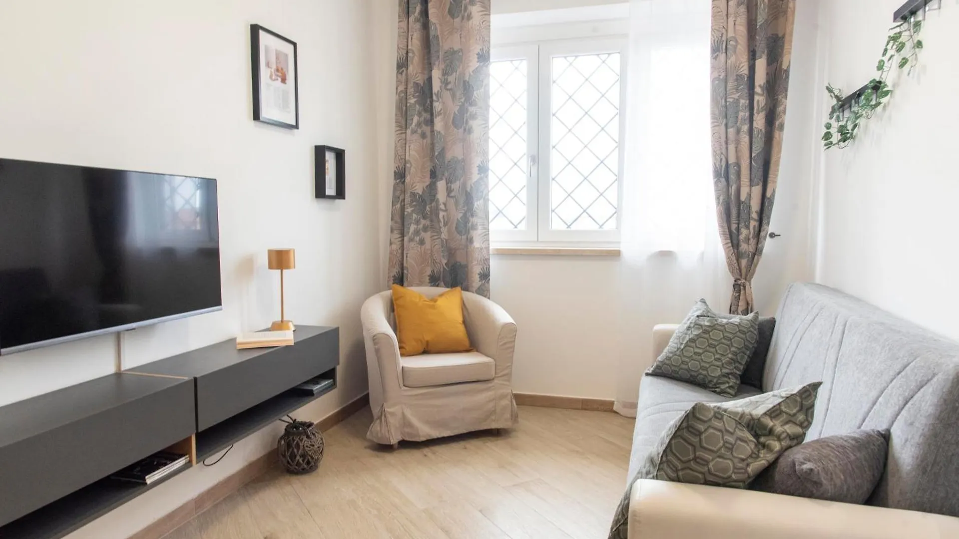 Kamchu Residence: Via Dei Laghi - Apt #R15 Ciampino