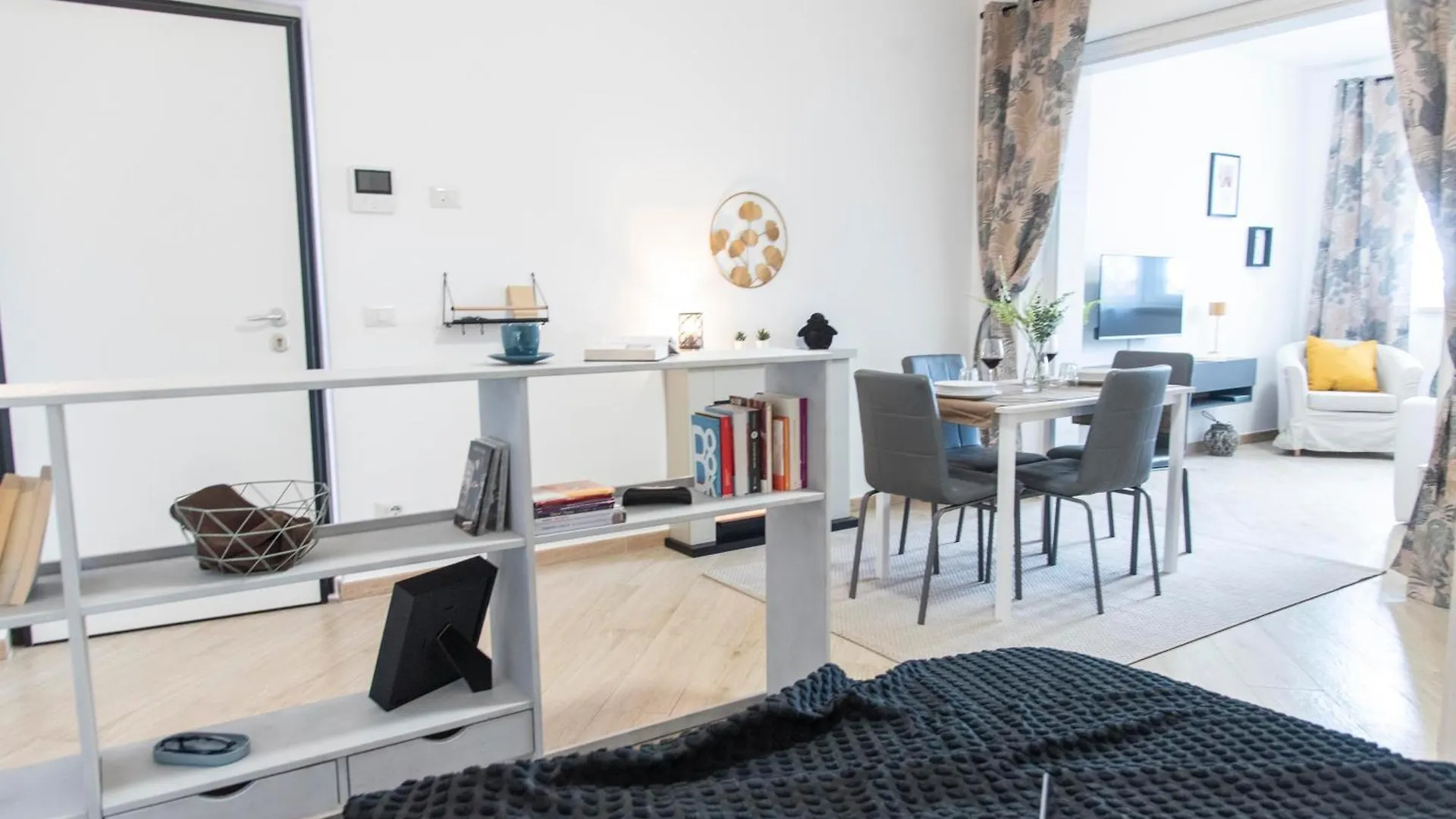 Kamchu Residence: Via Dei Laghi - Apt #R15 Ciampino 0*,  Italy