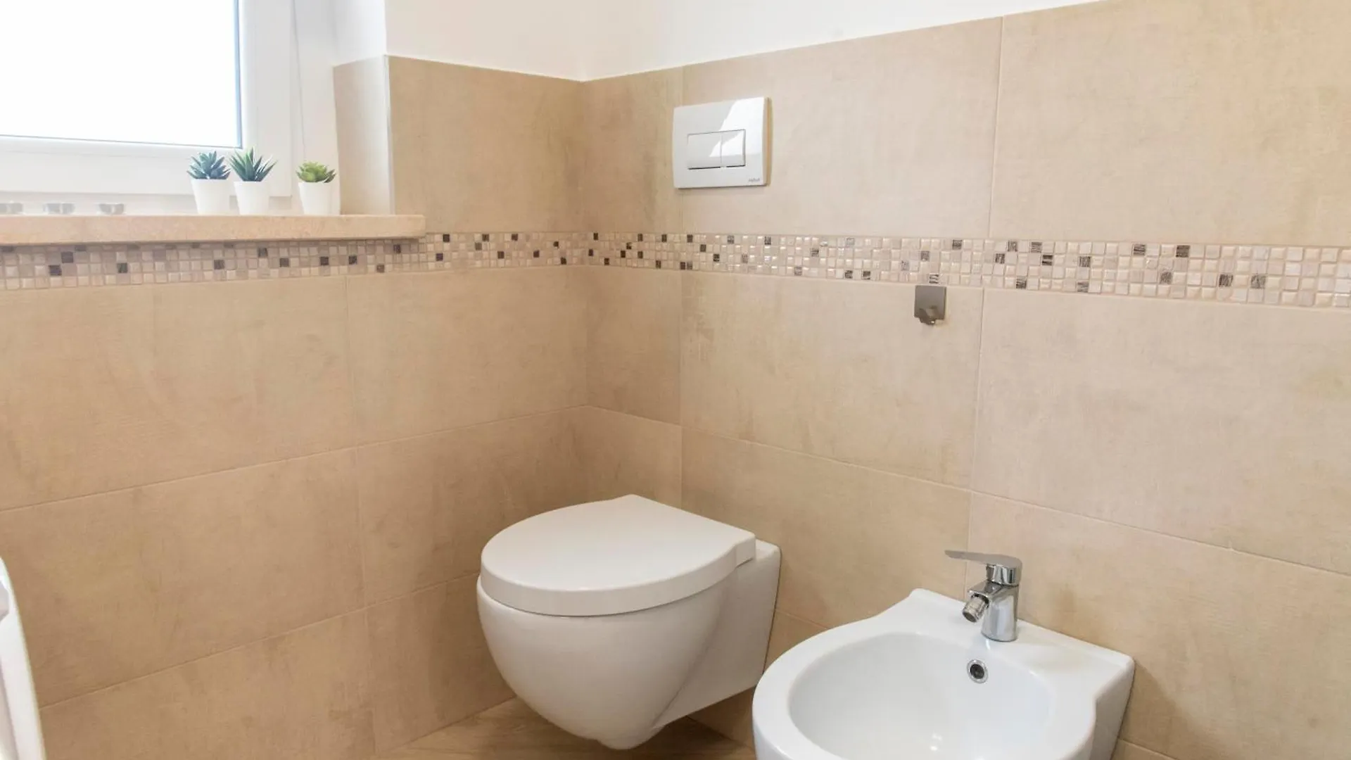 Kamchu Residence: Via Dei Laghi - Apt #R15 Ciampino Apartment